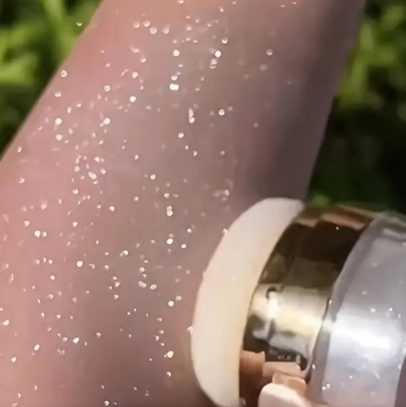 Body Shimmer - Picture 4 of 6